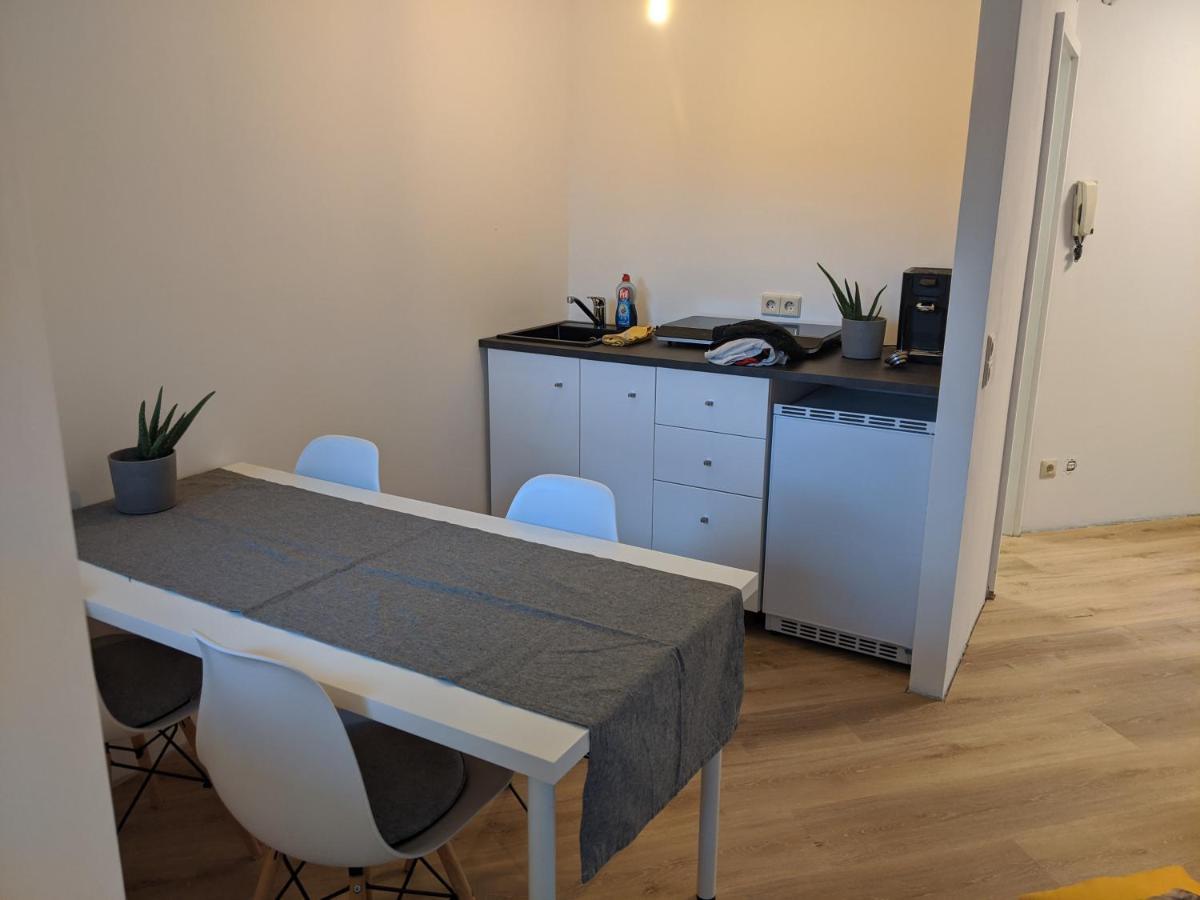 Ideales Messe Appartment 15Min Fahrtweg เคียร์ชไฮม์ อุนเทอร์ เท็ค ภายนอก รูปภาพ