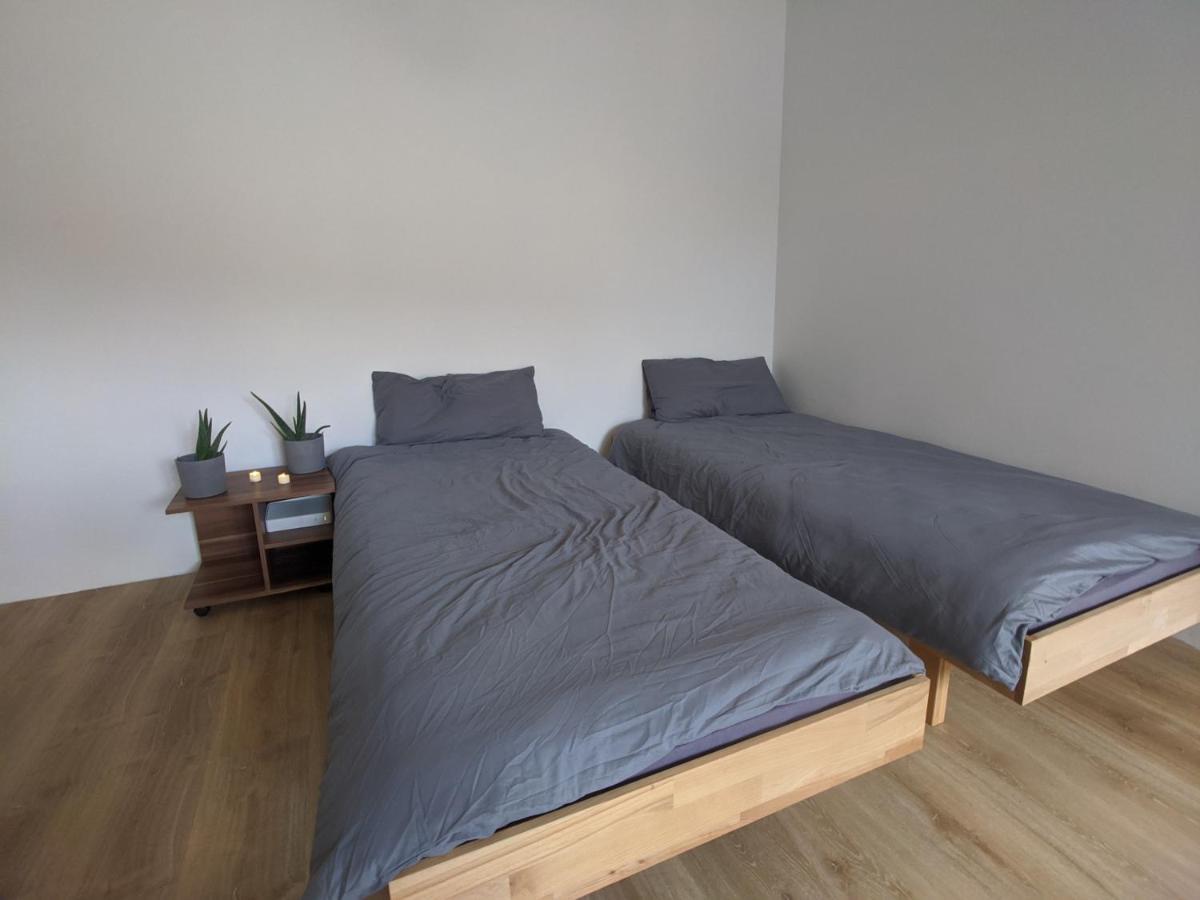 Ideales Messe Appartment 15Min Fahrtweg เคียร์ชไฮม์ อุนเทอร์ เท็ค ภายนอก รูปภาพ